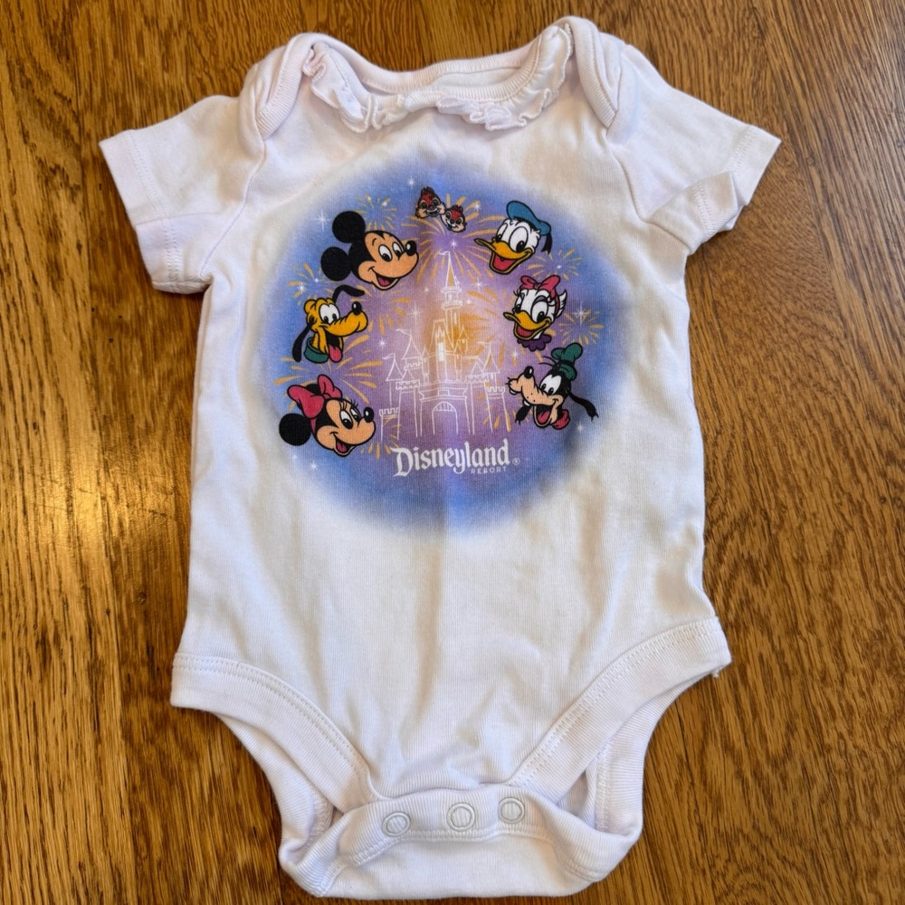 Disneyland White One-Piece Bodysuit Mickey & Minnie Sz 6-9 moths baby romper